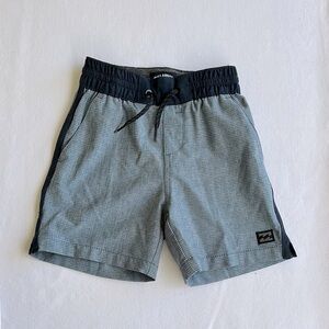 Billabong Navy & Blue Kids Swim Shorts - size 4/S